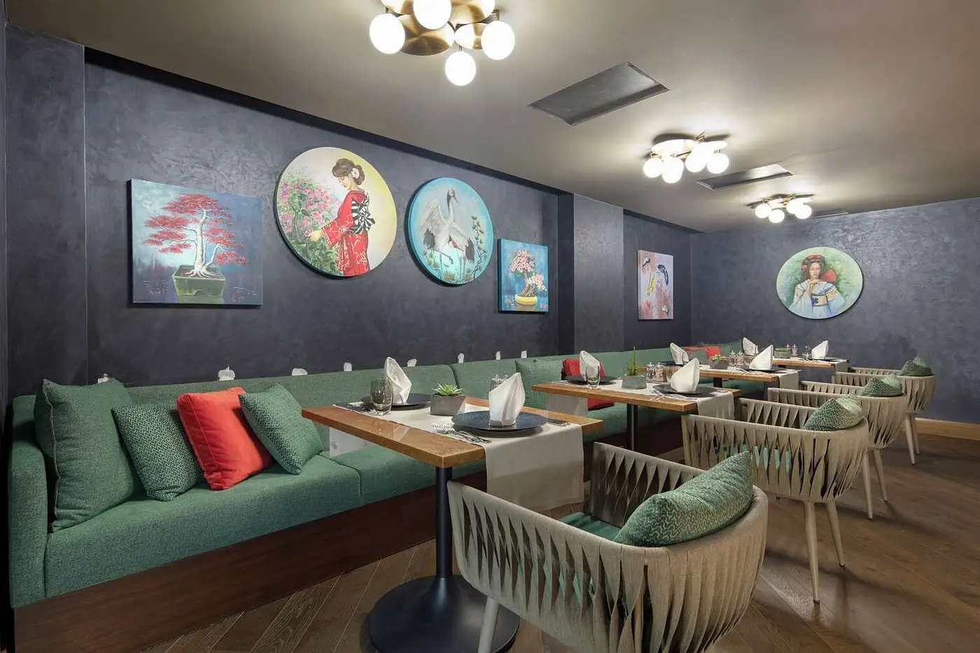 Otel içindeki kendi kimliği olan restoran